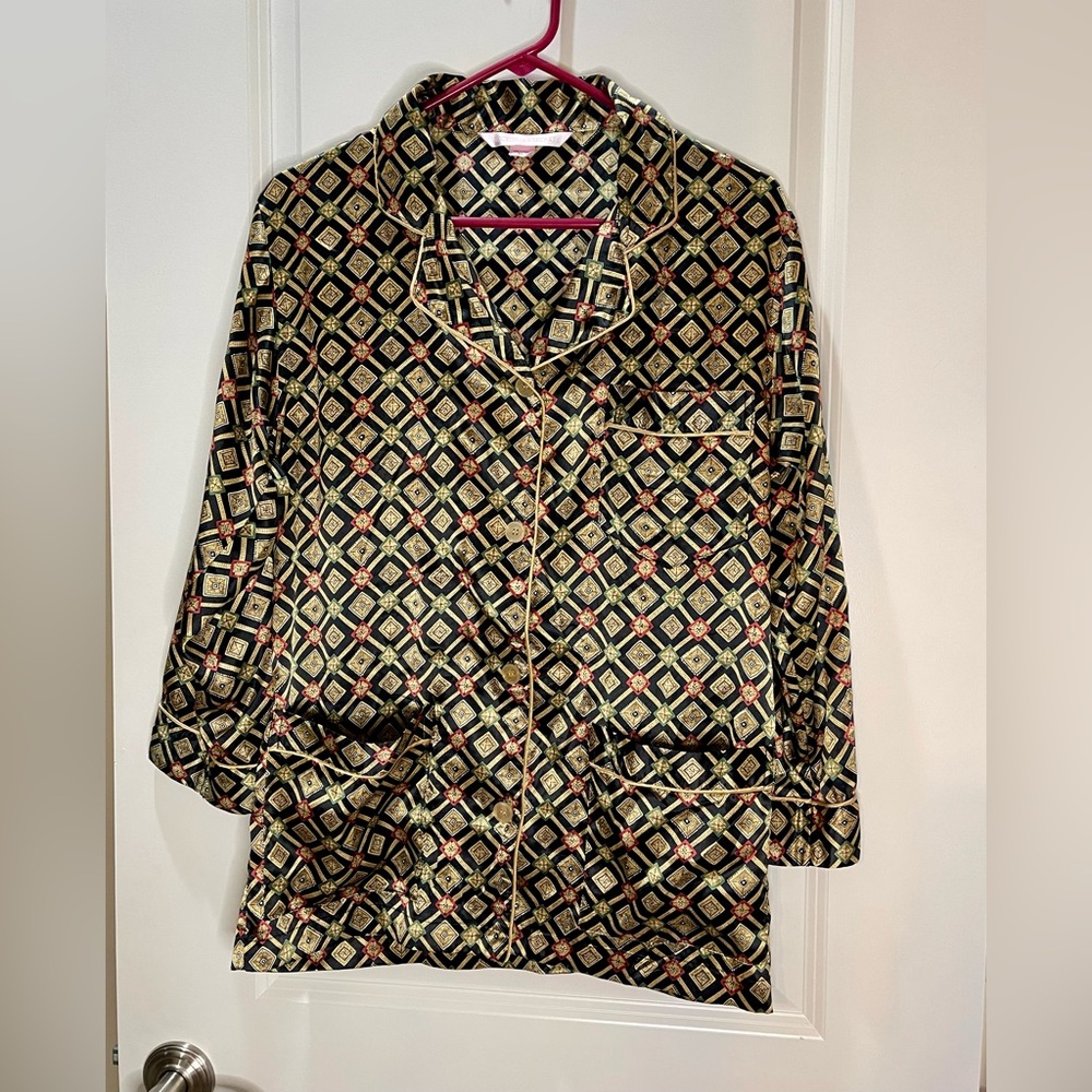 Victoria’s Secret Oversized Satin Night Shirt with Geometric Print Sz XS